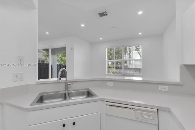 8165 NW 108th Avenue, Doral, FL 33178