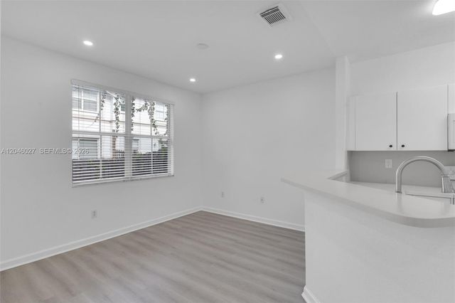 8165 NW 108th Avenue, Doral, FL 33178