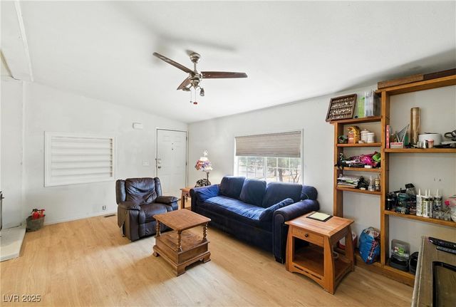 1950 West Horn Road, Pahrump, NV 89048