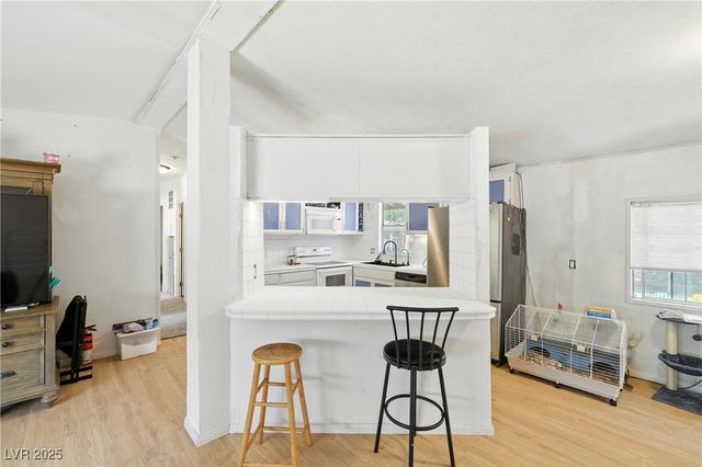 1950 West Horn Road, Pahrump, NV 89048