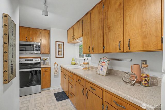 14019 23rd Avenue NE, Seattle, WA 98125