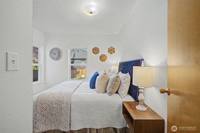 14019 23rd Avenue NE, Seattle, WA 98125