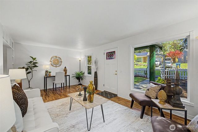 14019 23rd Avenue NE, Seattle, WA 98125