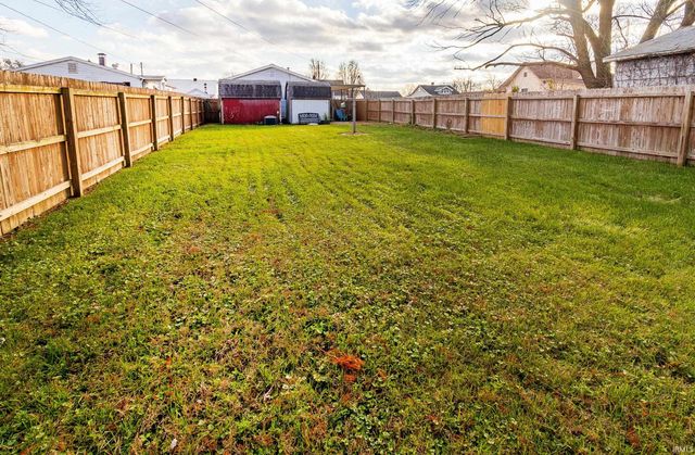 829 Allens Lane, Evansville, IN 47710