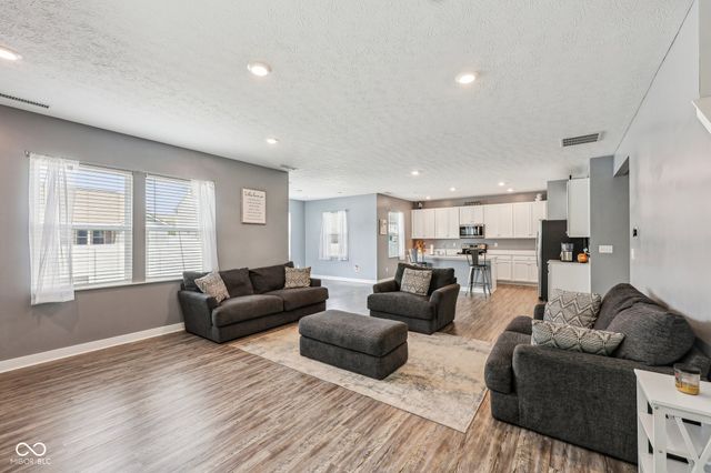 10358 Pronghorn Lane, Indianapolis, IN 46239