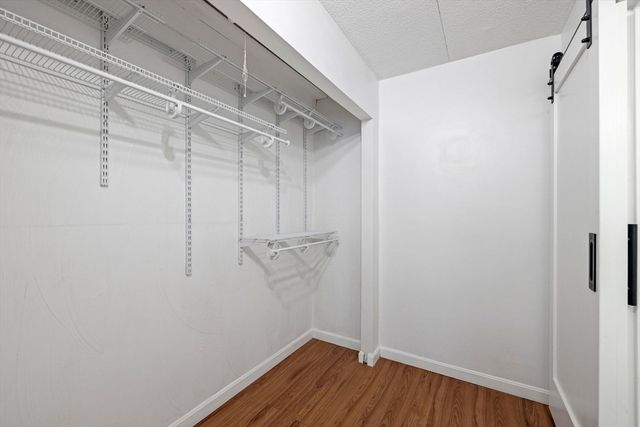 50-56 Broadlawn Park 221, Boston, MA 02467