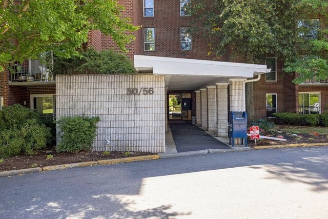 50-56 Broadlawn Park 221, Boston, MA 02467