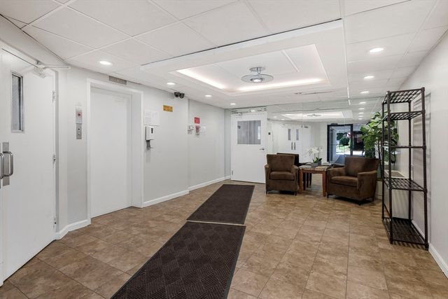 50-56 Broadlawn Park 221, Boston, MA 02467