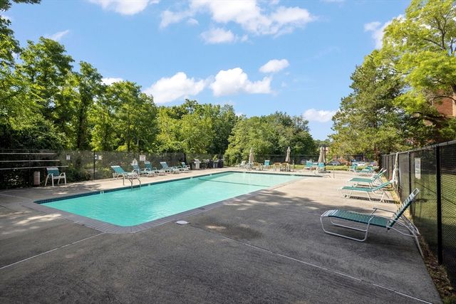 50-56 Broadlawn Park 221, Boston, MA 02467