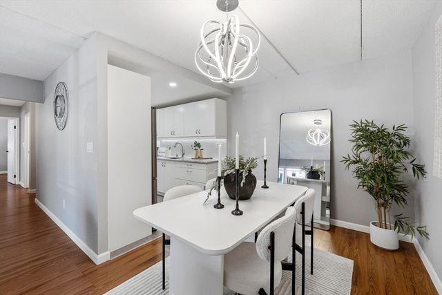 50-56 Broadlawn Park 221, Boston, MA 02467