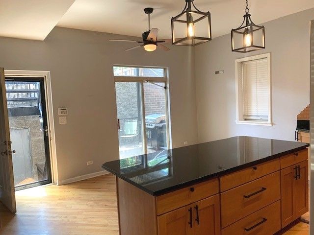 1327 W WALTON Street 2, Chicago, IL 60642