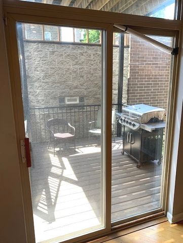 1327 W WALTON Street 2, Chicago, IL 60642