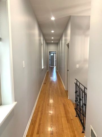 1327 W WALTON Street 2, Chicago, IL 60642