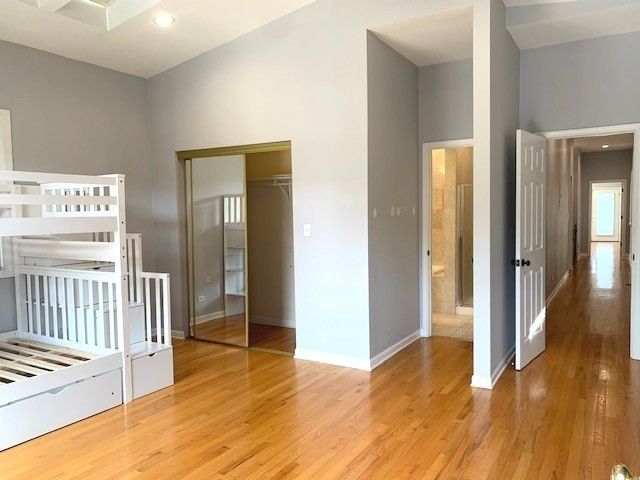 1327 W WALTON Street 2, Chicago, IL 60642