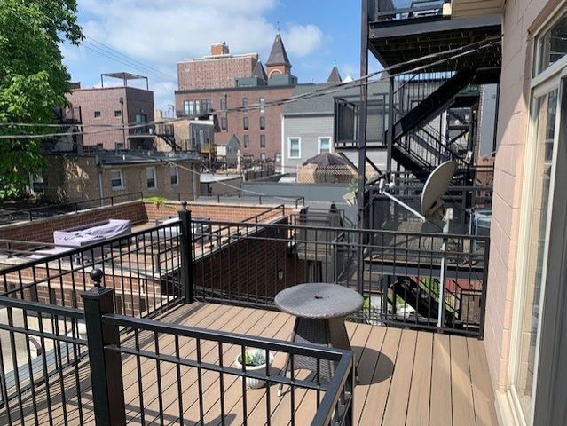 1327 W WALTON Street 2, Chicago, IL 60642