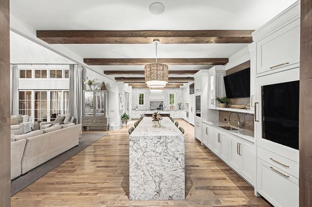 1004 Cartwright Close Dr, Brentwood, TN 37027