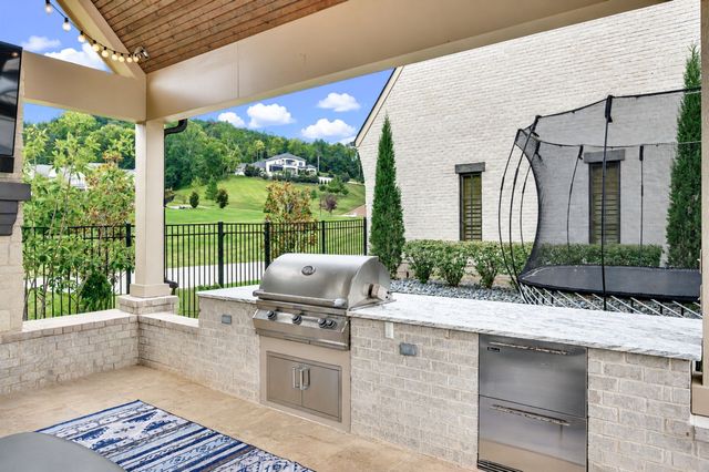 1004 Cartwright Close Dr, Brentwood, TN 37027