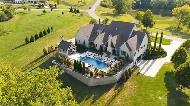 1004 Cartwright Close Dr, Brentwood, TN 37027