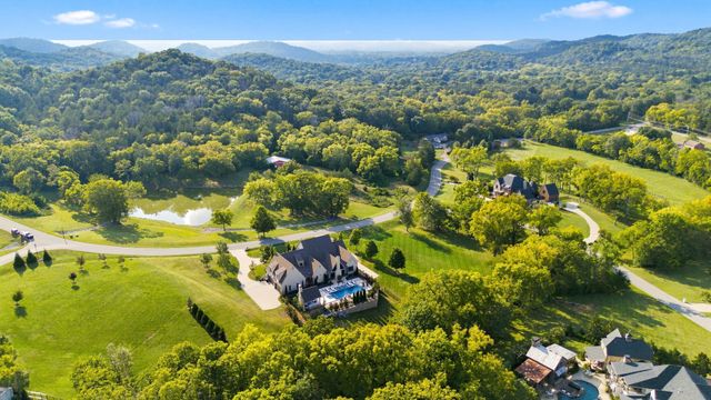 1004 Cartwright Close Dr, Brentwood, TN 37027