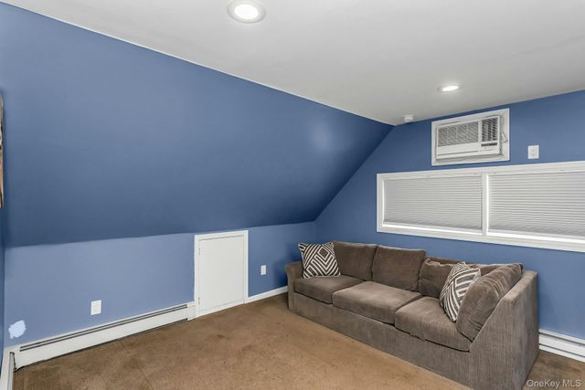 9 Deep Lane, Wantagh, NY 11793