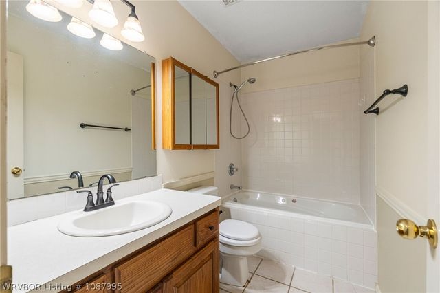 1809 Holt Street, Lavaca, AR 72941