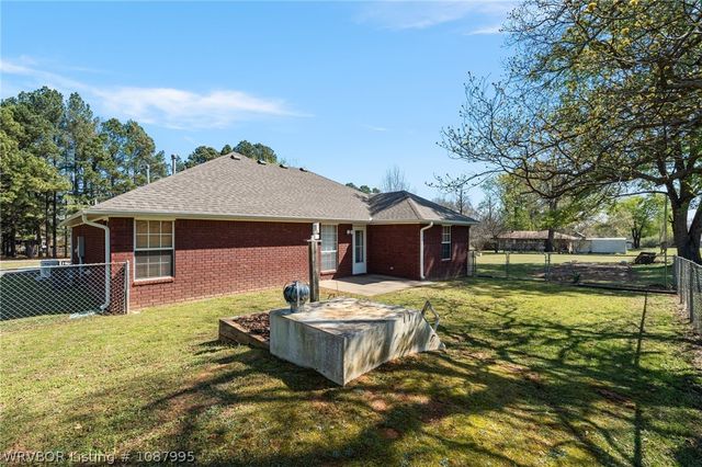 1809 Holt Street, Lavaca, AR 72941