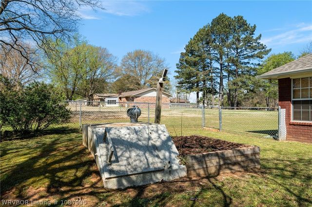 1809 Holt Street, Lavaca, AR 72941