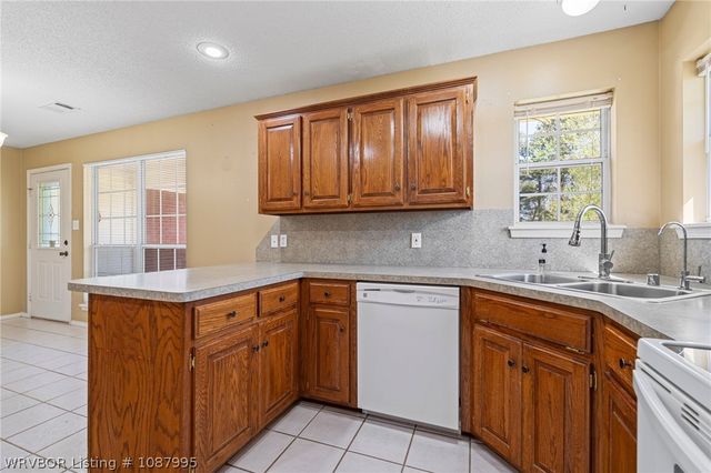 1809 Holt Street, Lavaca, AR 72941