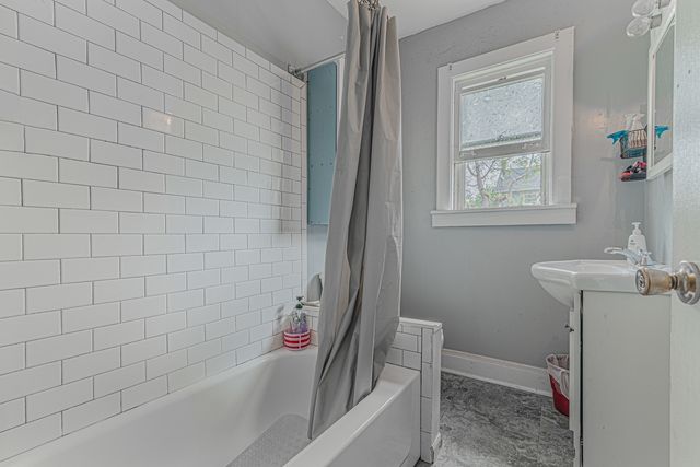 552 Walnut Avenue, Elgin, IL 60123