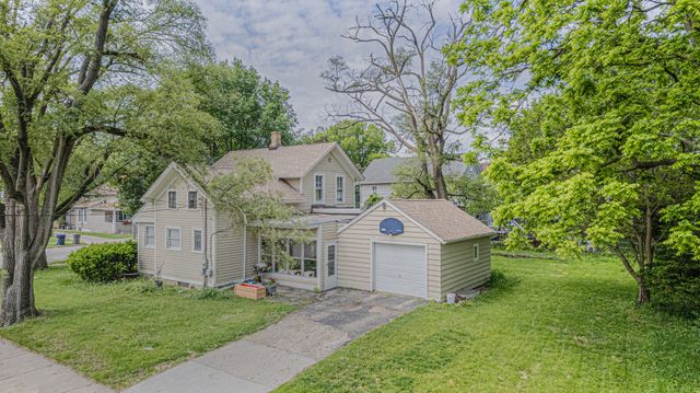 552 Walnut Avenue, Elgin, IL 60123