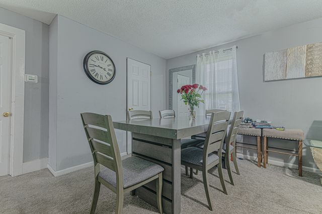 552 Walnut Avenue, Elgin, IL 60123