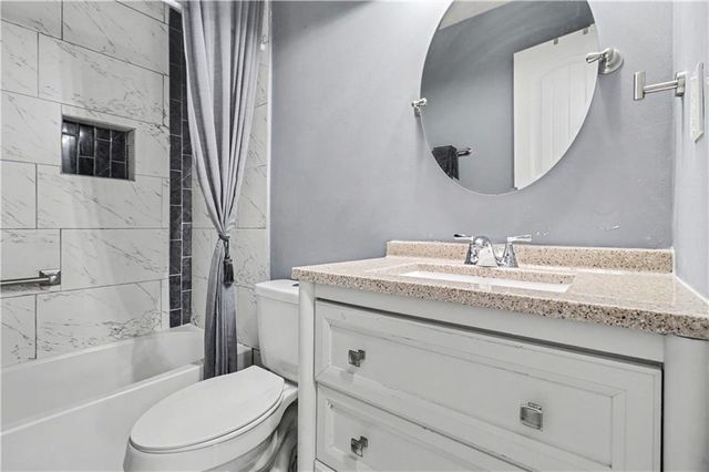 390 Dot Drive, Atlanta, GA 30349