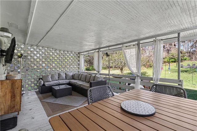 390 Dot Drive, Atlanta, GA 30349