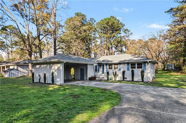 390 Dot Drive, Atlanta, GA 30349