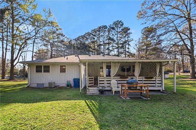 390 Dot Drive, Atlanta, GA 30349