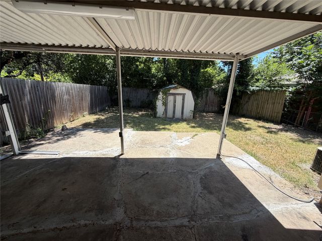2005 Huntington Drive, Arlington, TX 76010
