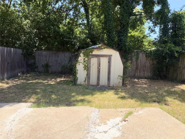 2005 Huntington Drive, Arlington, TX 76010
