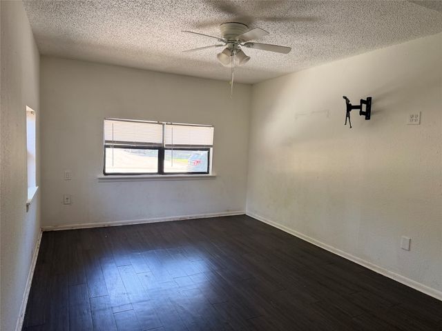 2005 Huntington Drive, Arlington, TX 76010
