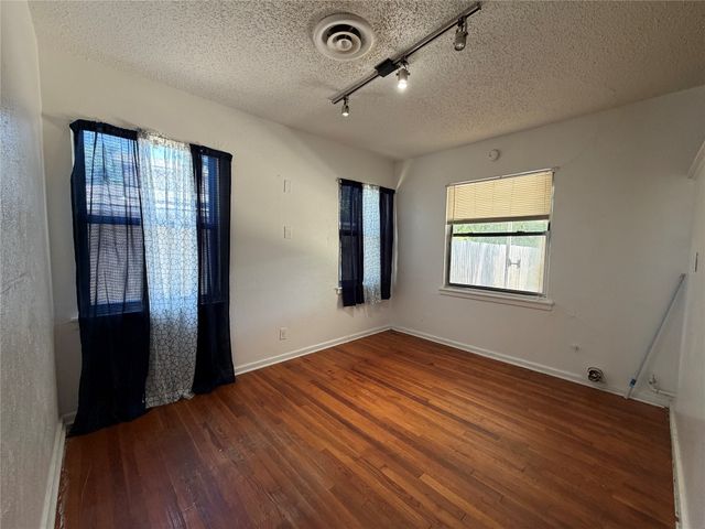 2005 Huntington Drive, Arlington, TX 76010