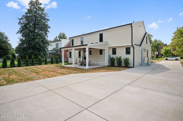 3809 Saint Germaine Ct, Louisville, KY 40207