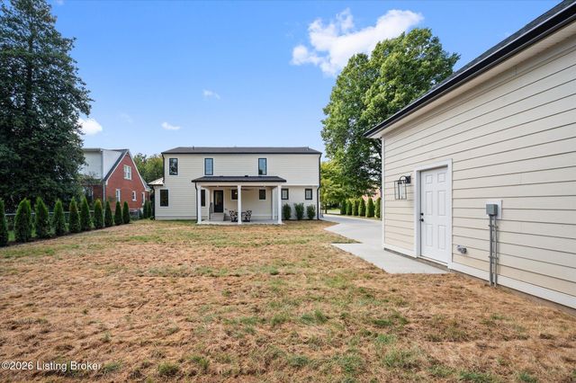3809 Saint Germaine Ct, Louisville, KY 40207