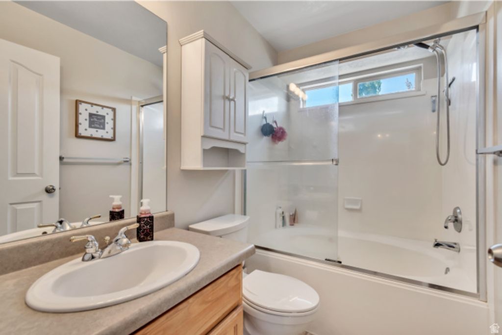 Image 12 of property listing at 6688 S DUCHESS ST, West Jordan, UT 84081