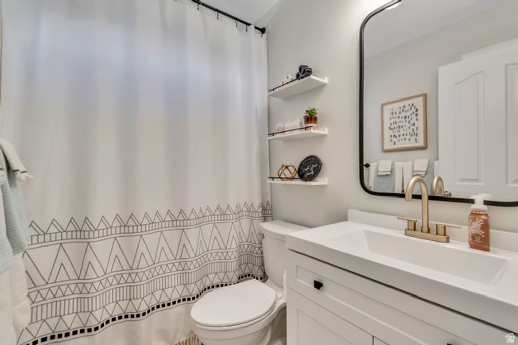 Image 16 of property listing at 6688 S DUCHESS ST, West Jordan, UT 84081