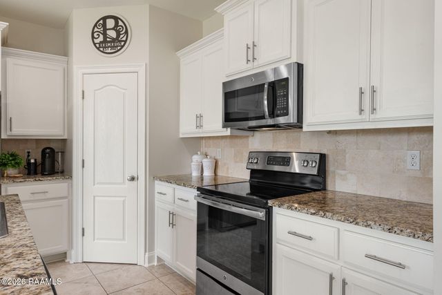 501 Southeastern Avenue, Rayne, LA 70578