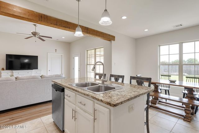 501 Southeastern Avenue, Rayne, LA 70578