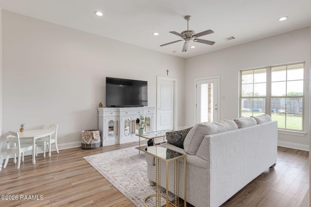 501 Southeastern Avenue, Rayne, LA 70578