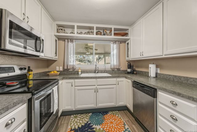 6411 Green Apple, San Antonio, TX 78233