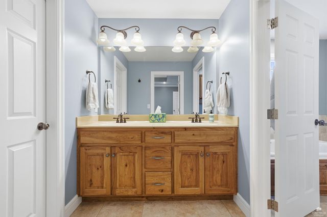 1204 S Mill Point Circle, Manhattan, KS 66503