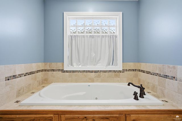 1204 S Mill Point Circle, Manhattan, KS 66503