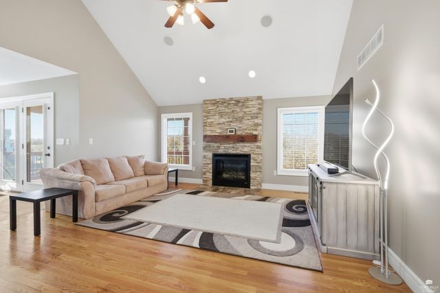 1204 S Mill Point Circle, Manhattan, KS 66503